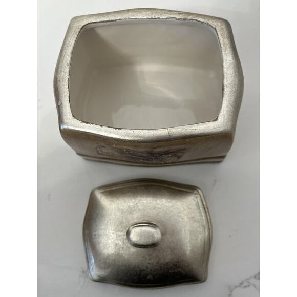 Croscill Home Fashions Covered Jar Box with Lid Painted Gold tone Leaf - Picture 5 of 5